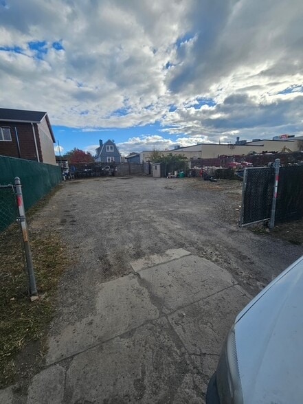 85 Plain ave, New Rochelle, NY for lease - Building Photo - Image 2 of 2