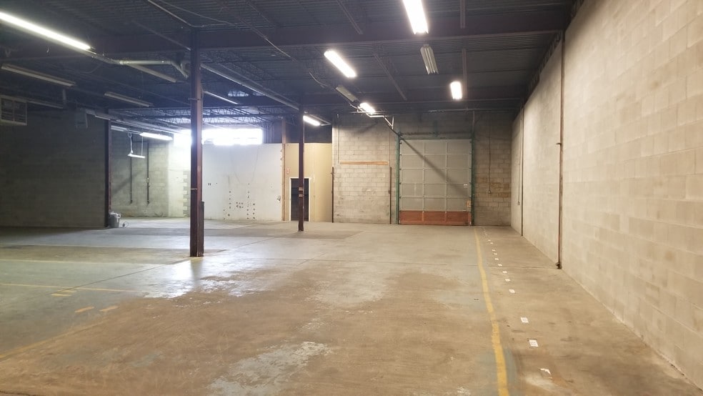 2556-2664 Central Ave, Windsor, ON for lease - Interior Photo - Image 3 of 6