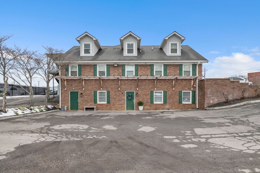 117 SW Huxley Rd, Knoxville, TN à vendre - Photo du bâtiment - Image 2 de 2