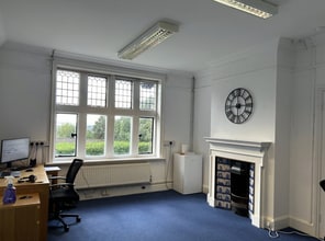 92 High St, East Grinstead for lease Interior Photo- Image 2 of 2