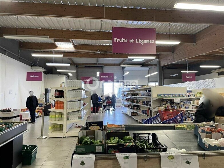 Retail in Chenôve for lease - Interior Photo - Image 2 of 4
