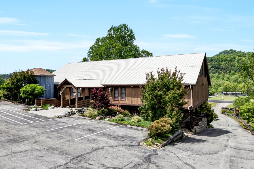 7264 E Lamar Alexander Pky, Townsend, TN à vendre - Photo principale - Image 2 de 15