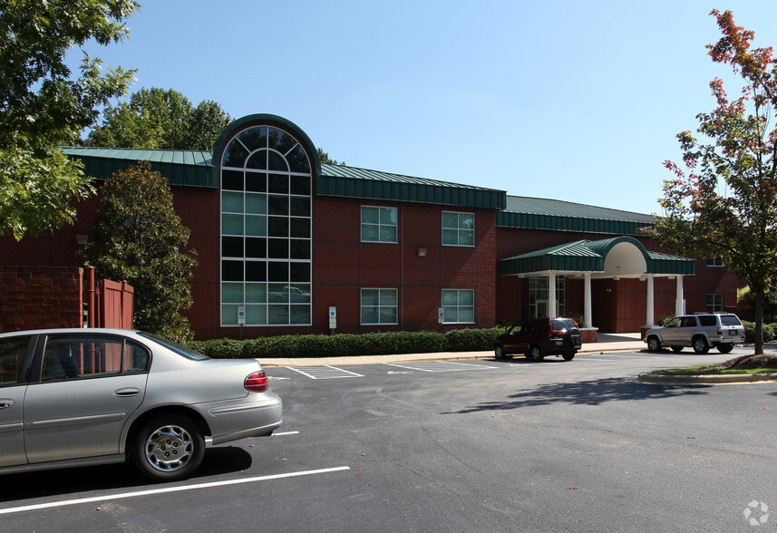 5808 Faringdon Pl, Raleigh, NC for lease - Building Photo - Image 2 of 5