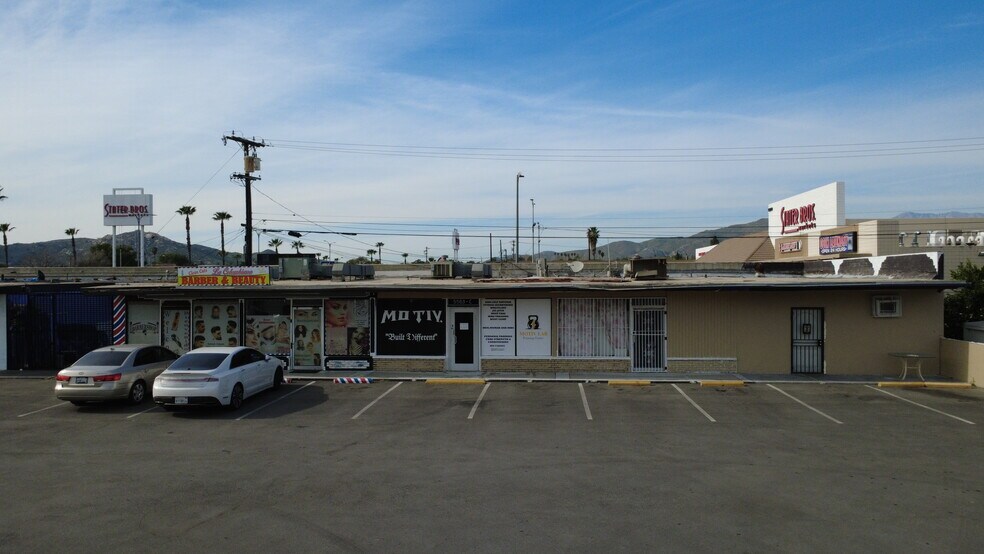 5563 Rubidoux Blvd, Jurupa Valley, CA à vendre - Photo du bâtiment - Image 2 de 2