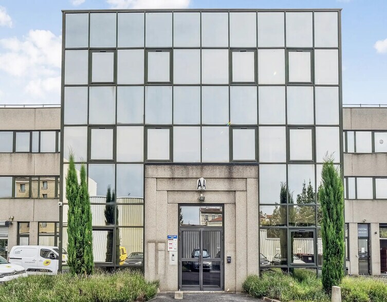 94 Rue Victor Hugo, Ivry-sur-Seine à louer - Photo du bâtiment - Image 1 de 6