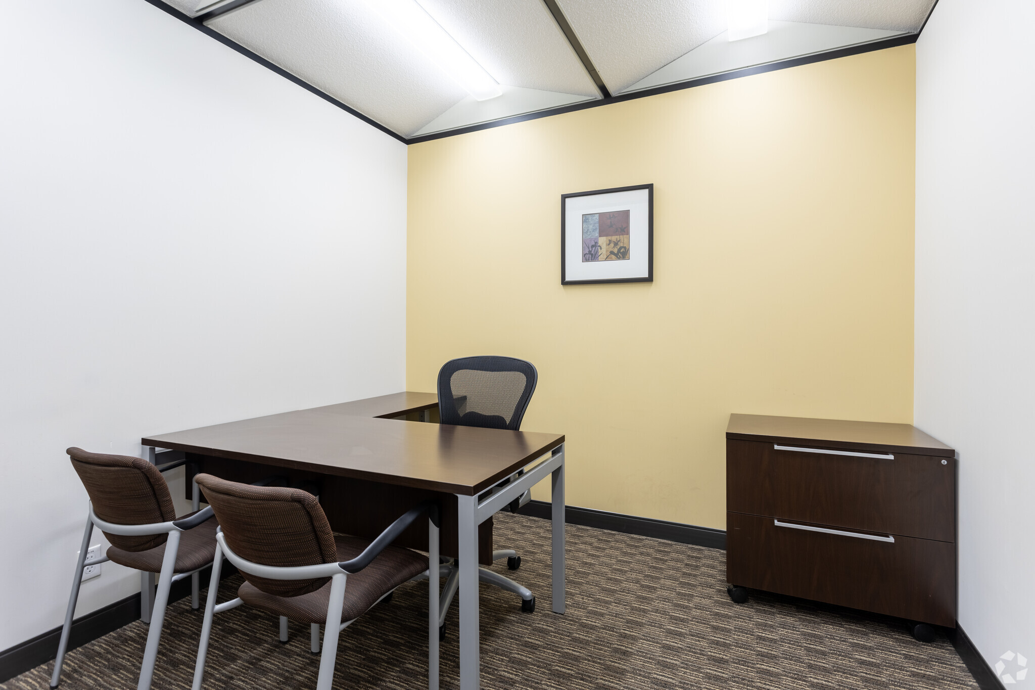 10180 101 St NW, Edmonton, AB à louer Photo intérieure- Image 1 de 1