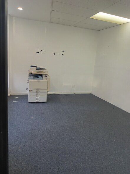 351-357 W Sunrise Hwy, Freeport, NY à louer - Photo du bâtiment - Image 3 de 19