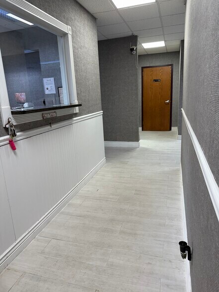 5105 Bowden Rd, Jacksonville, FL à louer - Photo du bâtiment - Image 1 de 8