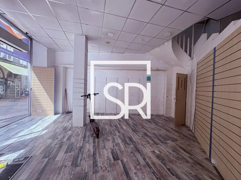 Retail in Clermont-Ferrand for sale Primary Photo- Image 1 of 21