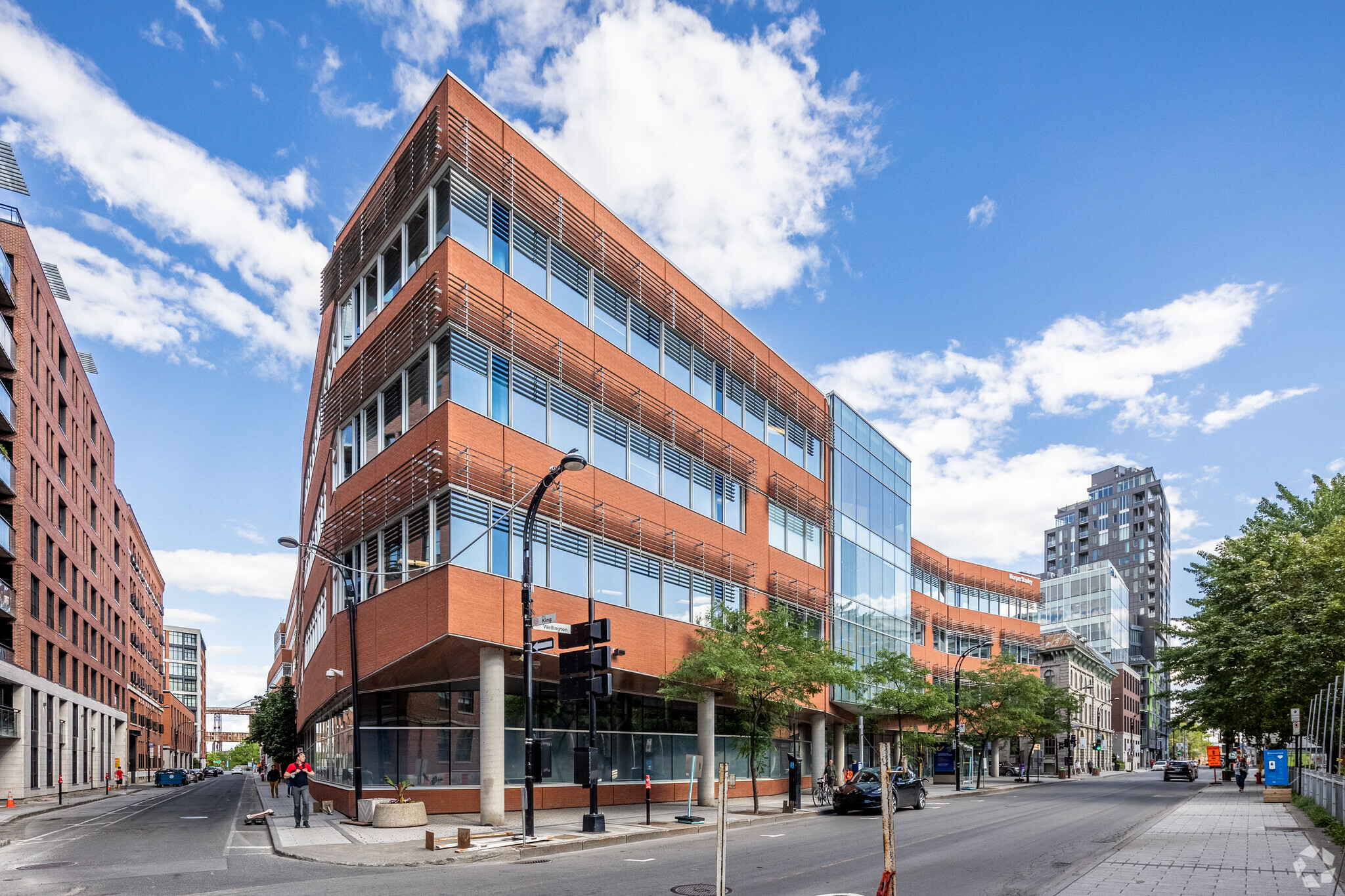 700 Rue Wellington, Montréal, QC à louer Photo du bâtiment- Image 1 de 6