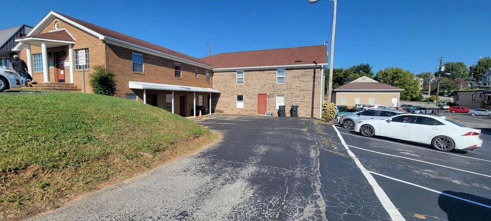 209 E Main St, Morristown, TN for lease - Primary Photo - Image 1 of 6