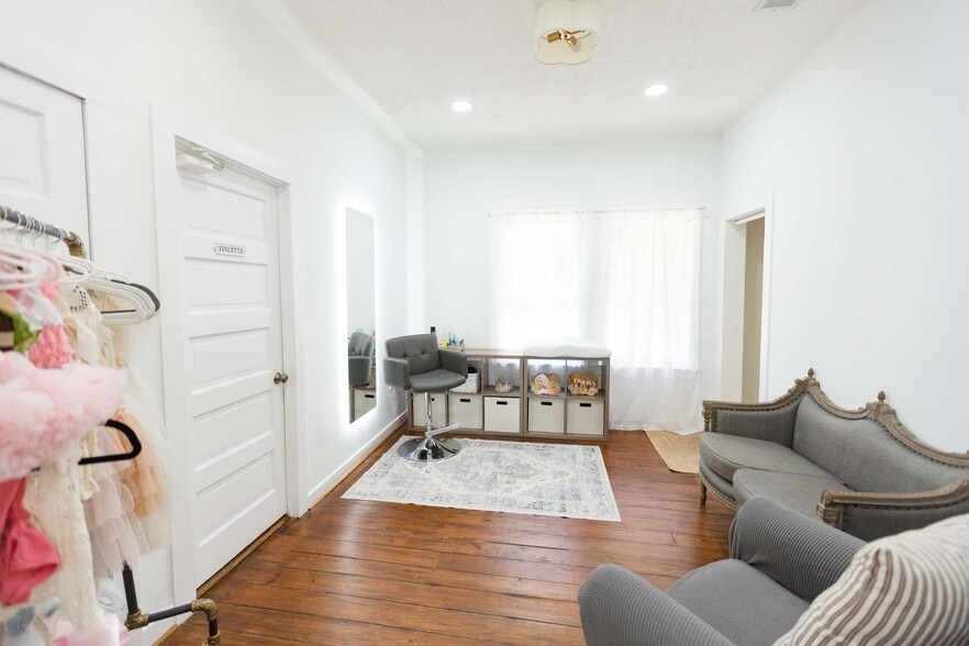 111 E Hufsmith Rd, Tomball, TX for sale - Interior Photo - Image 3 of 11