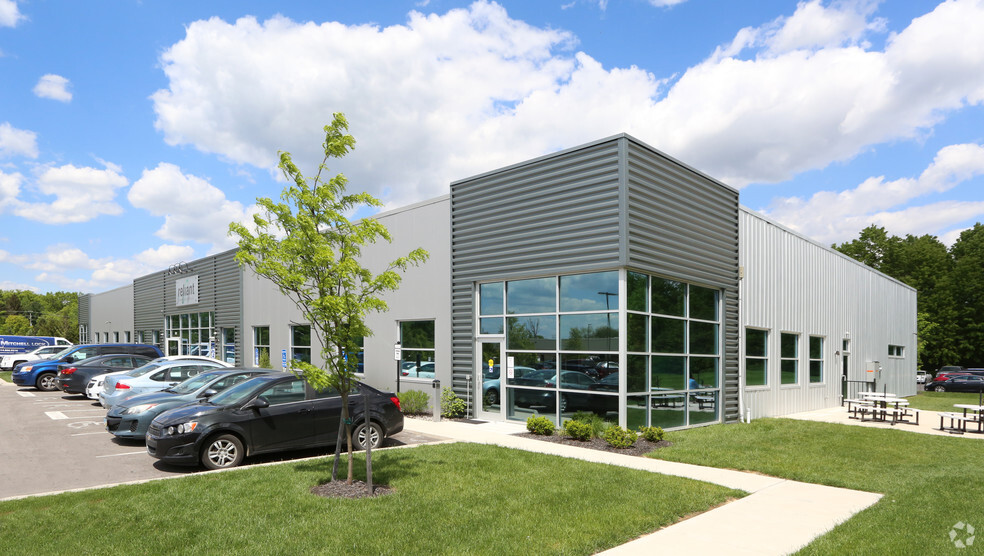 670 Cross Pointe Rd, Gahanna, OH for lease - Primary Photo - Image 1 of 9