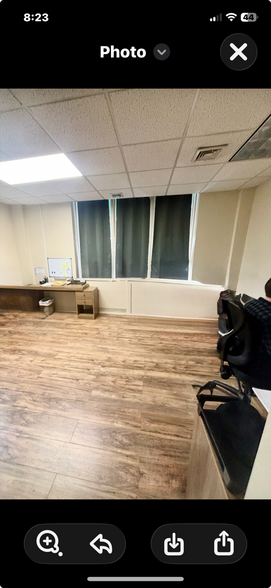 220 Old Country Rd, Mineola, NY à louer - Photo du bâtiment - Image 2 de 26