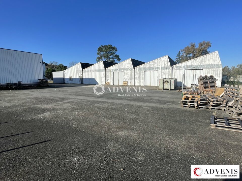 Flex in Pessac for lease Building Photo- Image 1 of 7