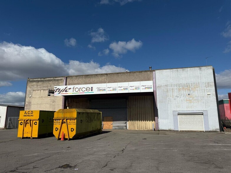 11 Village Farm Industrial Estate, Pyle à louer - Photo du bâtiment - Image 3 de 5