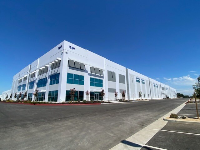 1269 E Grant Line Rd, Tracy, CA à louer - Photo du bâtiment - Image 2 de 8