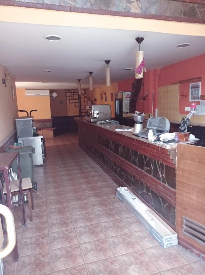 Cornellà de Llobregat, BAR 08940 -  -  - Interior Photo - Image 2 of 10