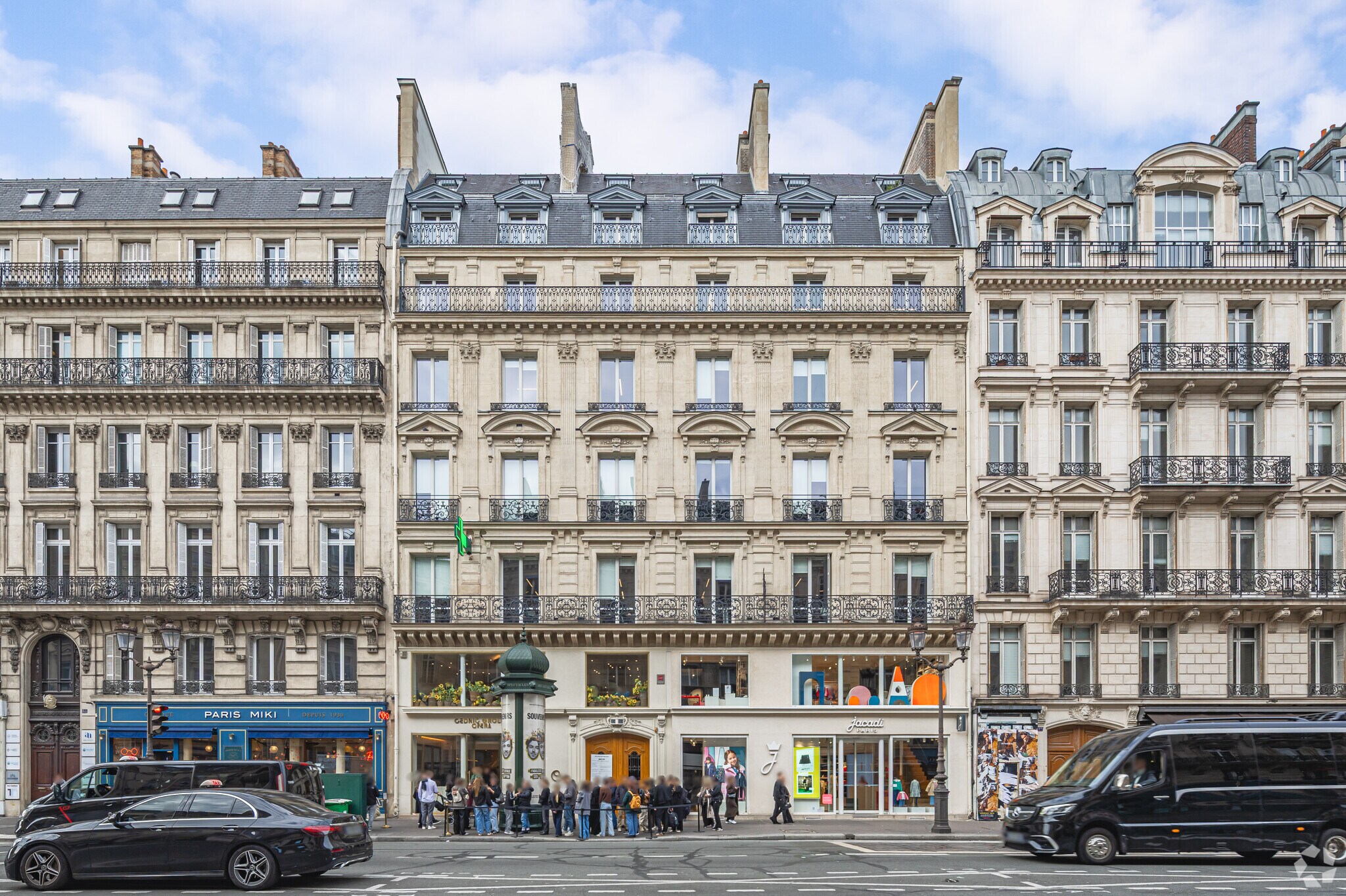 Coworking Space in Paris for lease Primary Photo- Image 1 of 8
