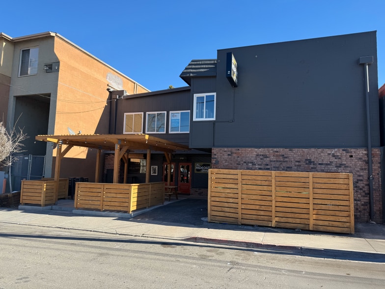 215-250 S Wells Ave, Reno, NV for lease - Building Photo - Image 1 of 3
