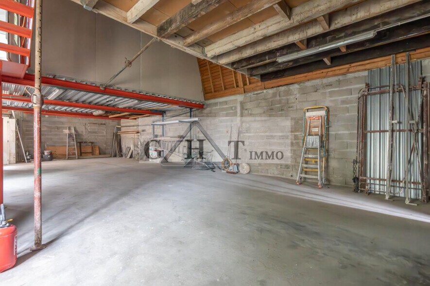 Industrial in Linas for lease - Interior Photo - Image 2 of 4