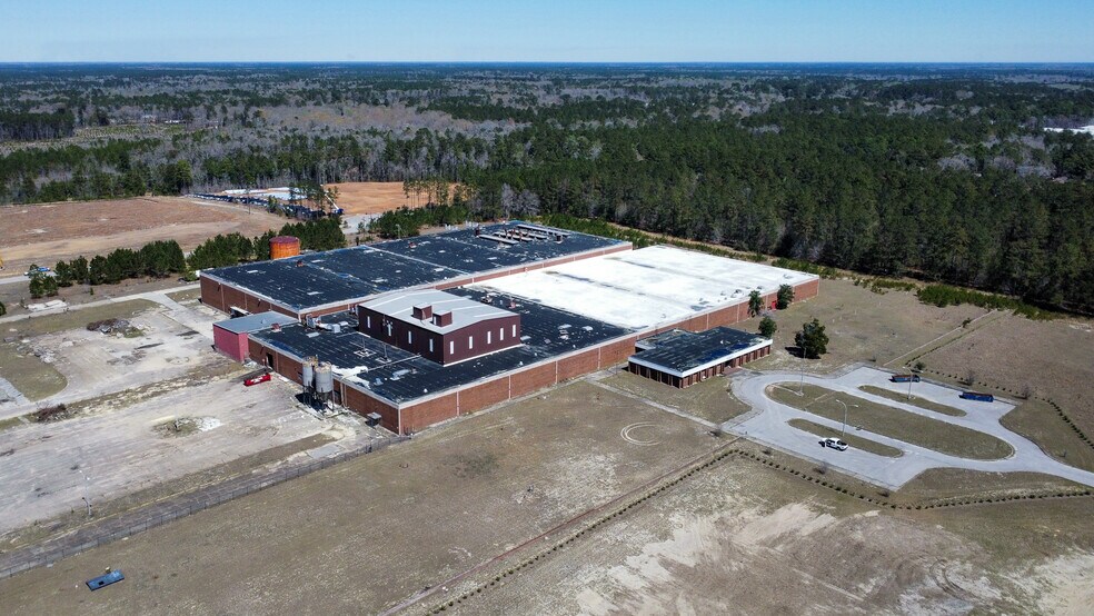 1497 Industrial Rd, Walterboro, SC à vendre - Photo du bâtiment - Image 2 de 14