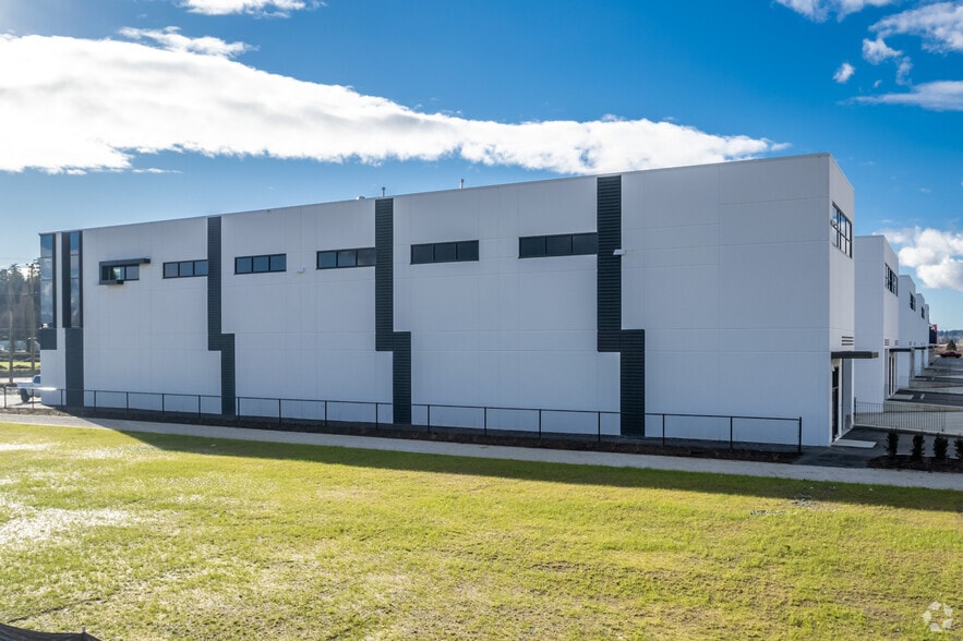 17260 Heather Dr, Surrey, BC à louer - Photo du bâtiment - Image 3 de 5