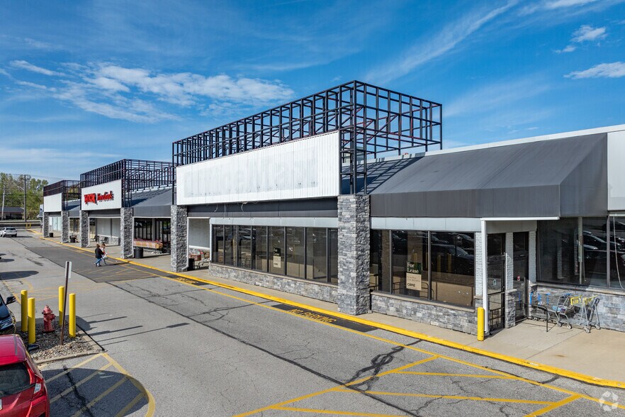 25999 Lorain Rd, North Olmsted, OH à louer - Photo principale - Image 1 de 3