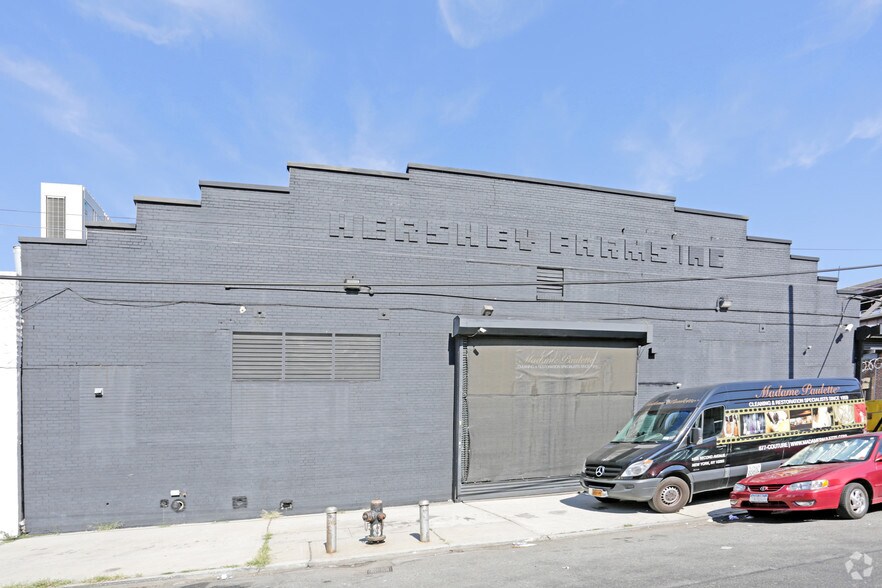 42-20 12th St, Long Island City, NY à vendre - Photo du bâtiment - Image 2 de 4