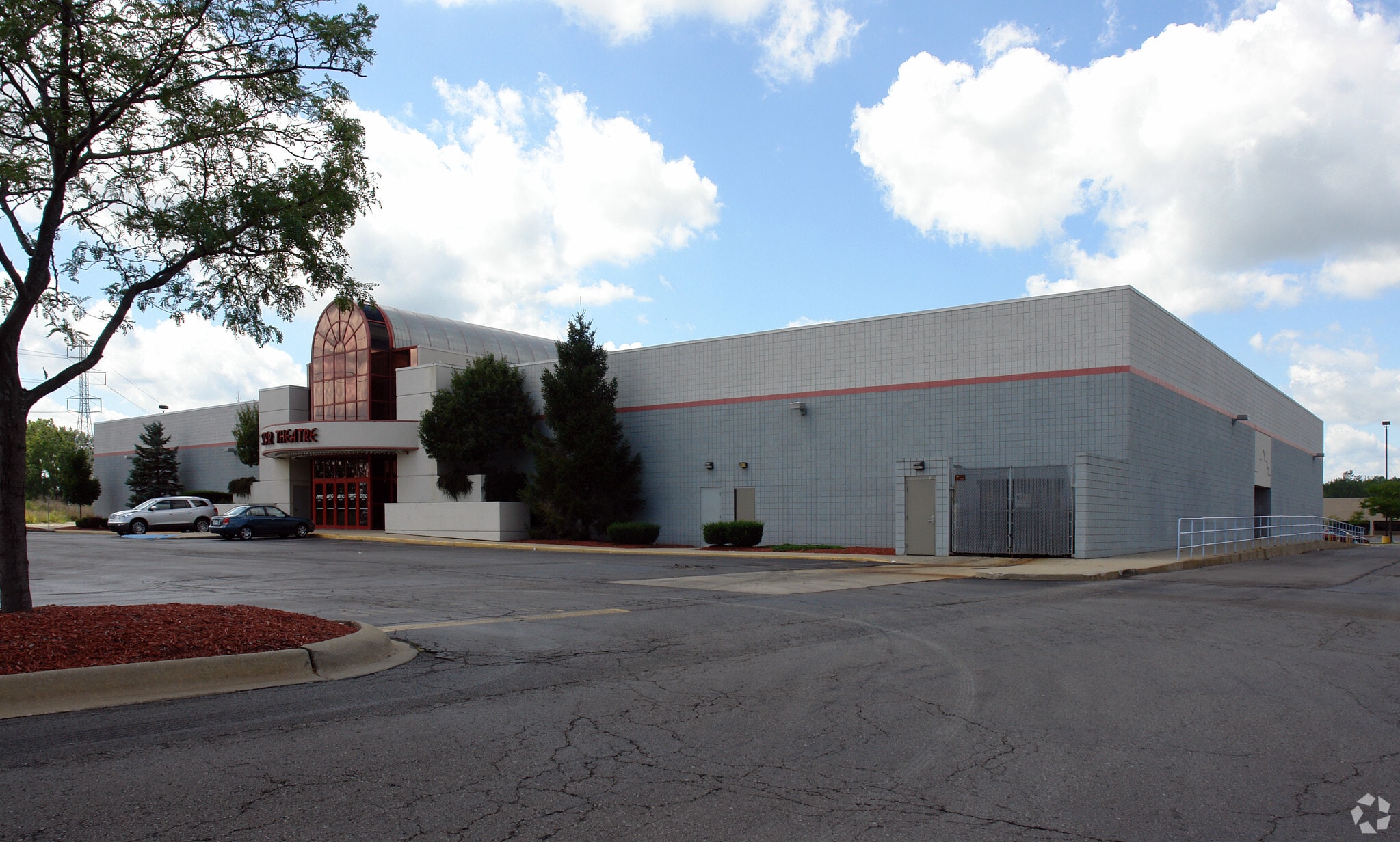 22265 Eureka Rd, Taylor, MI à vendre Photo principale- Image 1 de 9