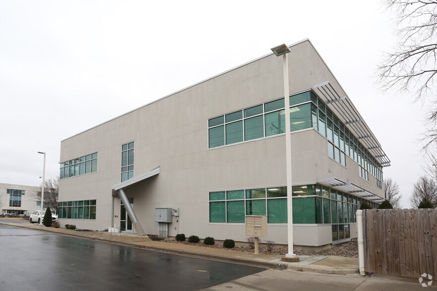 15900 College Blvd, Lenexa, KS for sale - Building Photo - Image 3 of 11