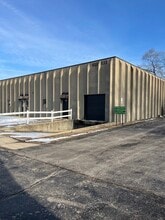 803-907 Industrial Dr, West Chicago, IL à louer Photo intérieure- Image 1 de 11