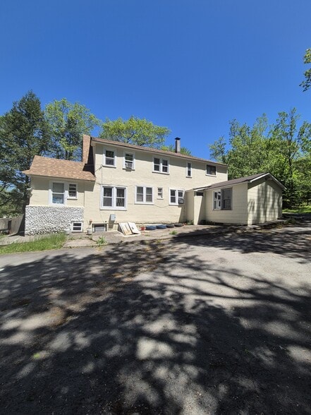 88 Laurel Ave, South Fallsburg, NY à vendre - Photo du bâtiment - Image 3 de 28