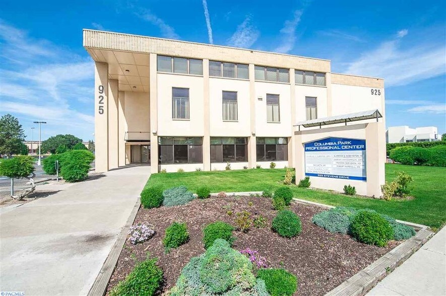 925 Stevens Dr, Richland, WA à louer - Photo du bâtiment - Image 2 de 9