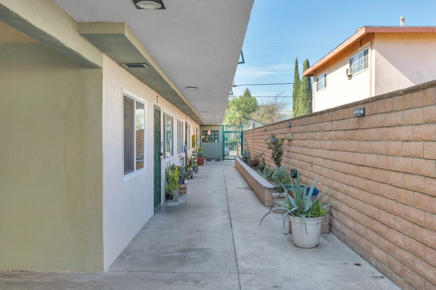 6522 Bear Ave, Bell, CA à vendre - Photo du bâtiment - Image 3 de 13