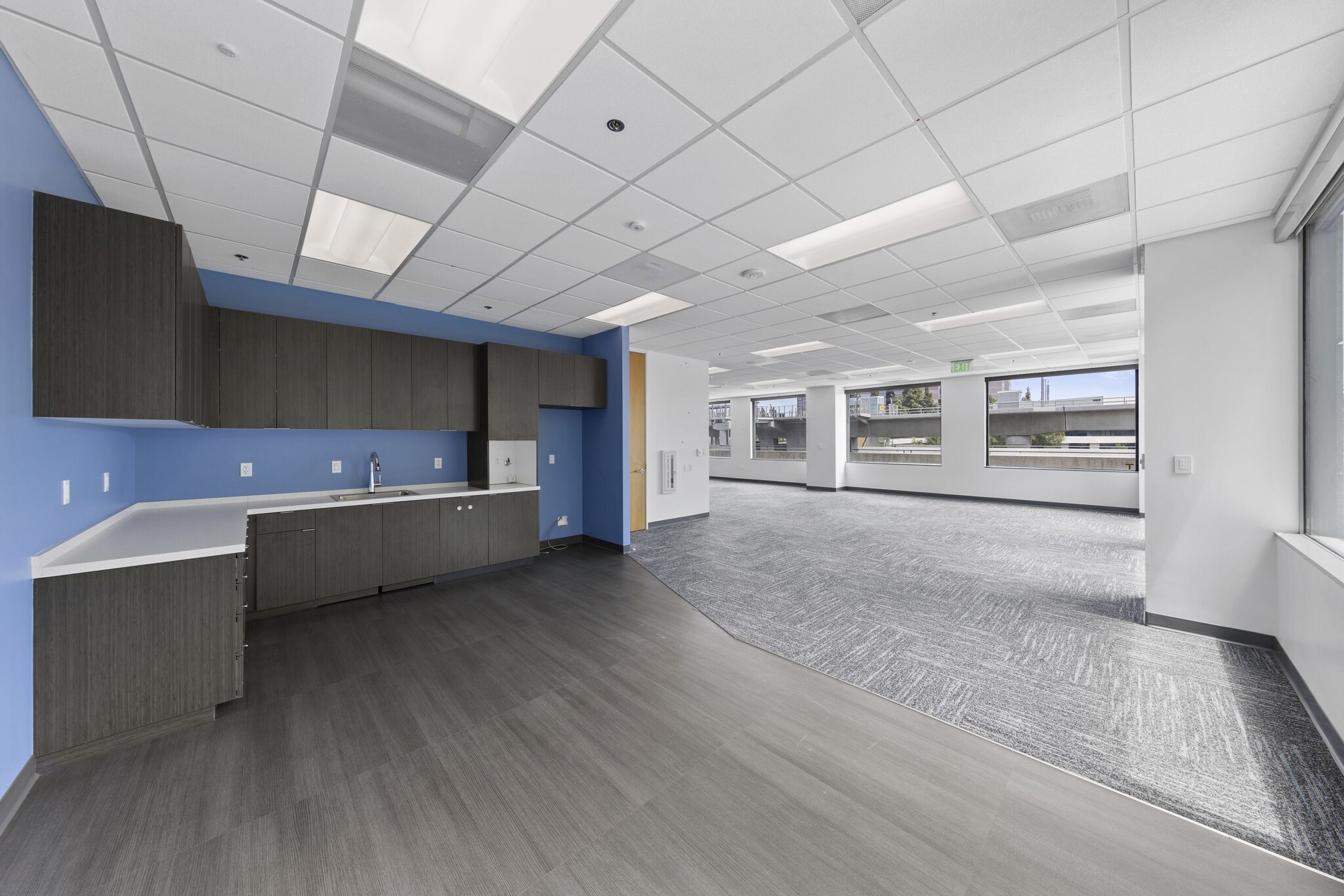 4270 Executive Sq, La Jolla, CA for lease Interior Photo- Image 1 of 9