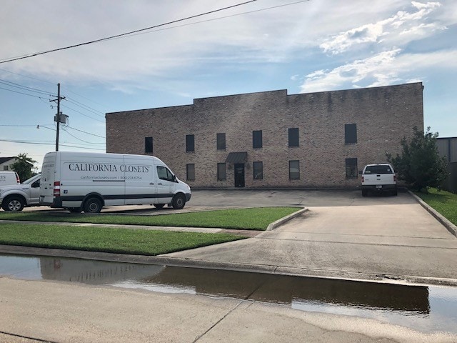 2200 Crestview St, Kenner, LA for lease Building Photo- Image 1 of 6