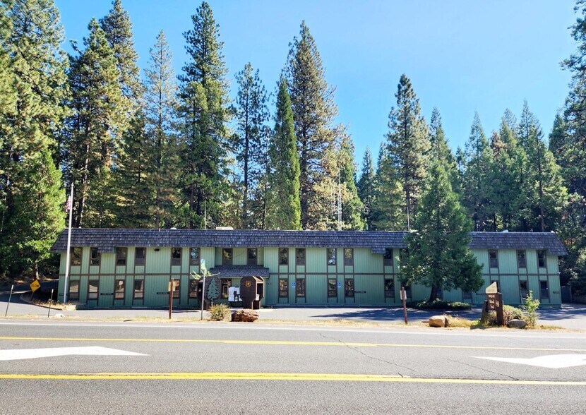 5519 E Highway 4, Murphys, CA à vendre - Photo du bâtiment - Image 1 de 4
