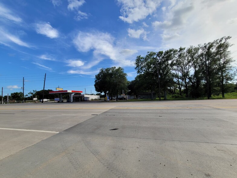 15518 Highway 36, Needville, TX for lease - Building Photo - Image 2 of 35