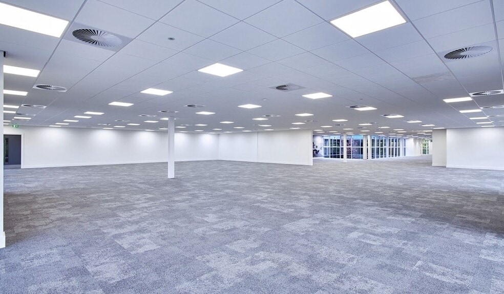 Elstree Rd, Elstree for lease - Interior Photo - Image 3 of 5