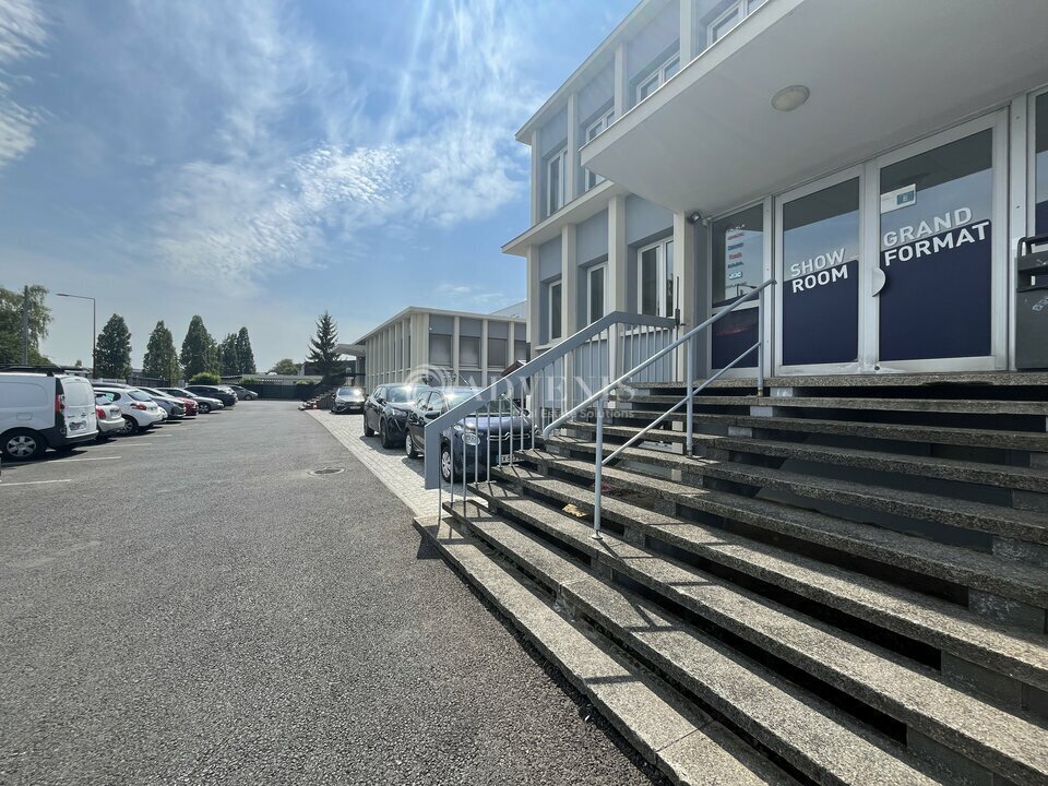 Office in Gonesse for lease Building Photo- Image 1 of 13