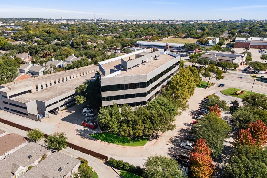 18383 Preston Rd, Dallas, TX à louer - Photo du bâtiment - Image 3 de 28