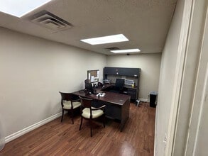6810 Metroplex Dr, Romulus, MI for lease Interior Photo- Image 2 of 4