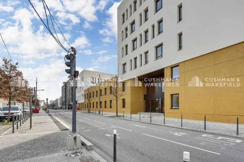 51 Avenue Rosa Parks, Lyon à louer - Photo du bâtiment - Image 2 de 12