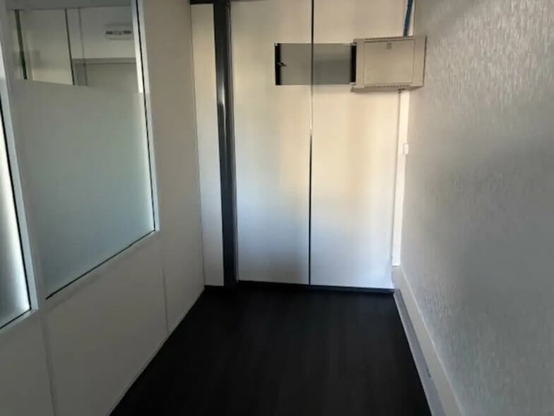 Office in Castelnau-le-Lez for lease - Building Photo - Image 2 of 5