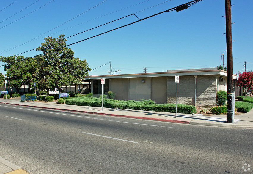 3751-3797 E Shields Ave, Fresno, CA à vendre - Photo principale - Image 1 de 1