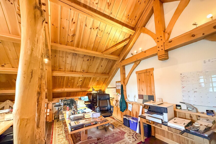 4663 US-2, East Montpelier, VT à vendre - Photo du bâtiment - Image 2 de 9