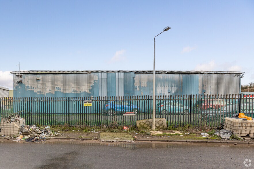5 Botany Way, Purfleet à louer - Photo du bâtiment - Image 2 de 2
