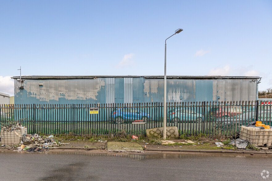 5 Botany Way, Purfleet à louer - Photo du bâtiment - Image 2 de 2