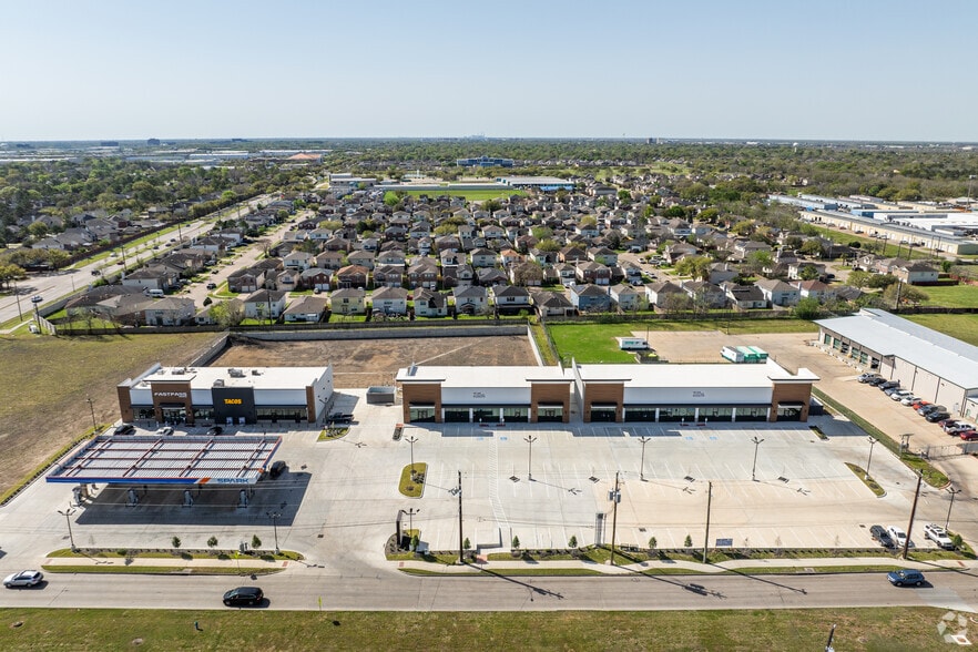 13439 W Bellfort Ave, Sugar Land, TX for lease - Aerial - Image 2 of 7